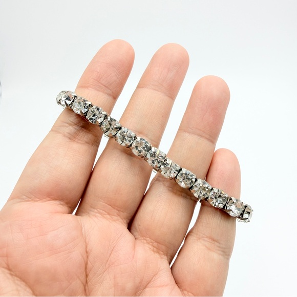 Vintage Jewelry - Silver Tone Rhinestone Tennis Stretch Bracelet Clear Crystal